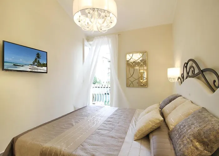 Lucca In Chic - No Ztl - Free Parking - Old City At 10Min By Walk